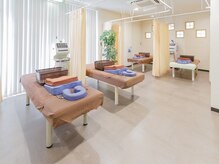 ひばり鍼灸整骨院 整体院 相模原店/ベッドは８台の広々空間