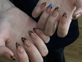 フレンチ持ち込みヒョウ柄ネイル