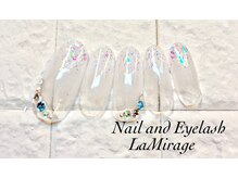 ネイルサロン ラミラージュ/白グラデーションネイル