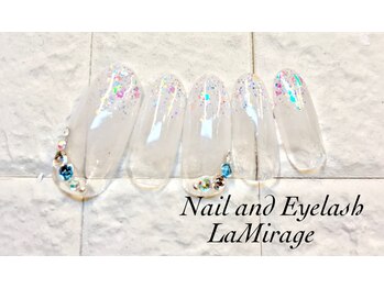 ネイルサロン ラミラージュ/白グラデーションネイル