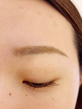 アイオリ(eye' oli)/眉waxメイク付き♪