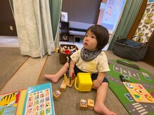 子育てママの整体サロン/施術中のお子様の様子