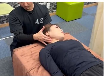 あず整体院 南森町天三/施術風景