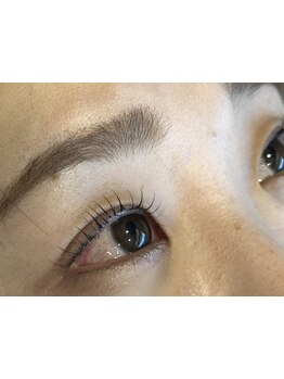 ナチュラル上品な目元にしたい