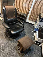 スペースデイ(Space day)/リクライニングチェアで肩ほぐし