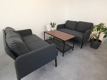 ルーミの雰囲気(お二人でご来店の際もゆっくりお待ちいただけます。freeWifi有)