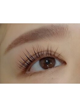 ナチュラル上品な目元にしたい