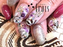 トロワ 中目黒(trois)/シックな秋色コスモスネイル