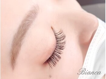 ビアンカ 横浜関内店(Bianca)の写真/【人気No.1フラットラッシュ】100本￥5500/120本￥6000/柔らかく軽い付け心地が魅力☆