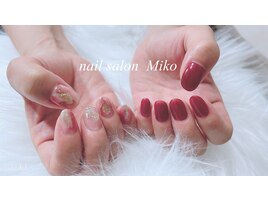 アシメ　ニュアンスネイル