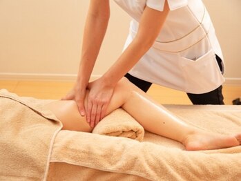 深層ほぐし&よもぎ蒸しサロンぬくの写真/岩のような肩こりを"蒸気"で溶かす!芯から温めて深層のコリを逃さず指圧。重い荷物を降ろす時間を◎