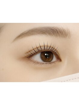 ナチュラル上品な目元にしたい