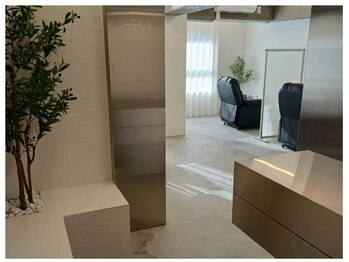 ルアン 池袋店の写真/《池袋メンズ眉毛専門サロン》プロの目線で男性の眉の身だしなみにアドバイス!初めての眉毛ケアもお任せ◎