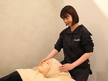 フロラスキン 栄店(florasKIN)の写真/【エステ以上の施術】最先端機器『無針水光注入』で美肌菌活エキスを注入し、潤い満ちたプルつや美肌に!