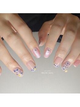 リッシュ トロワ(RICHE trois)/フラワー埋めつくしフレンチ
