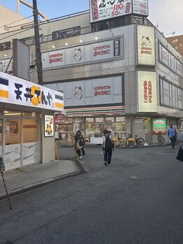 おんせんサロン『ヘッドスパと、肌管理。』志木店/ここを左に曲がり、