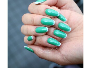 ネイルサロン R/スタイリングコース×フレンチ