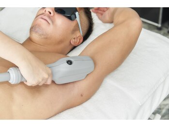 シルクスタンダード(SILK STANDARD)/メンズもワキ脱毛で印象アップ!