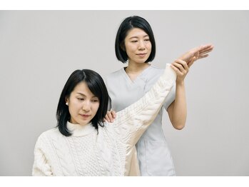 ここから接骨院/首肩頭痛を集中ケア