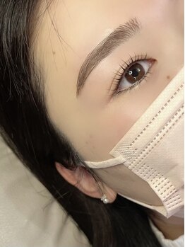 リアアイズ(Li'a eyes)/美眉スタイリング+まつげパーマ