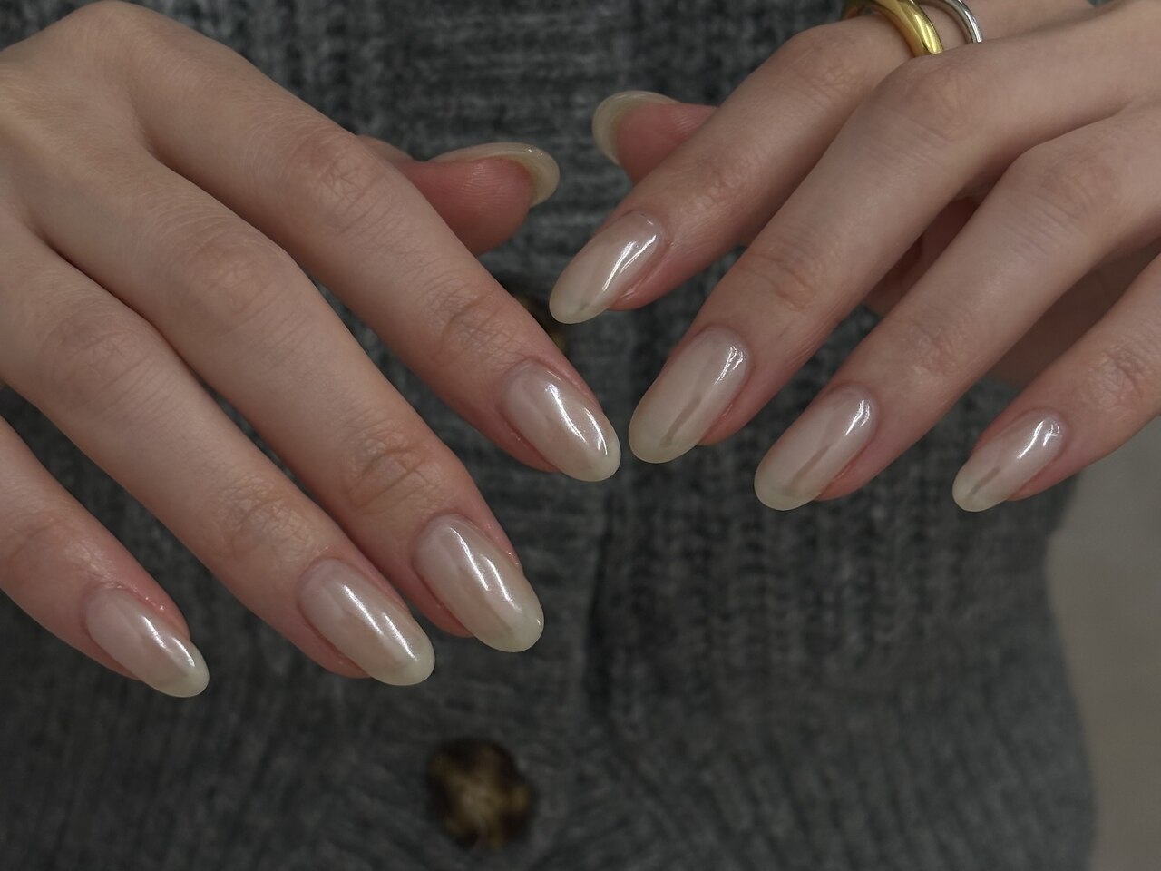 2026年冬トレンド】ホワイト ワンカラー ハンドのネイルデザイン集