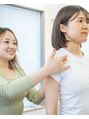 リトリート 四日市(RetreaT) 姿勢チェックでお客様のお身体の状態を確認。