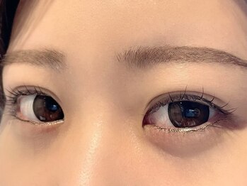 コンクリートジャングル(concrete jungle)の写真/まつ毛パーマでナチュラルな目元に♪自まつ毛を生かして、自然なカール感で目力UP！朝のメイクも時短に◎