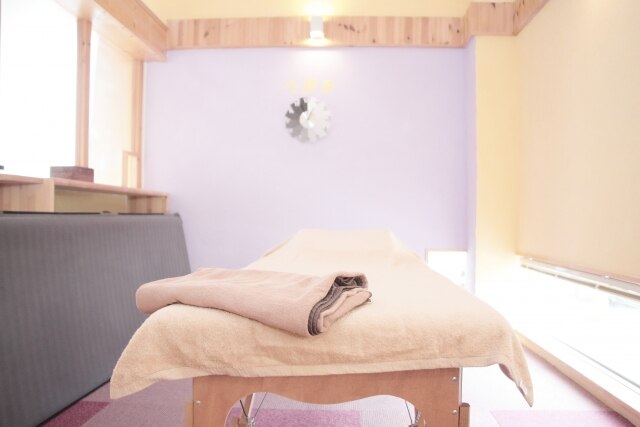 人気No.１《女性限定》完全個室で揉みほぐし60分　全身の疲れをスッキリ★