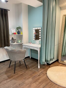 ビーザライト(Be the light)/メイク台あり♪