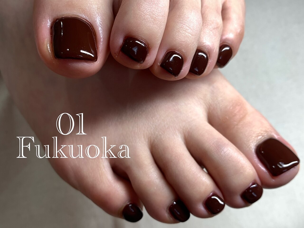 2025年-2026年冬トレンド】かわいい シンプル フットのネイルデザイン