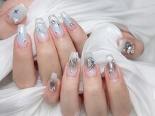 Mネイル/チークネイル｜ホワイトベージュ