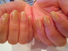 アロアロネイル(aloalo nail)/シンプルチェック柄ネイル