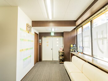 頭スッキリ整体サロン 伏見店/院内