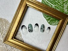 エルマナ(HERMANA)/透けブラック×フレンチネイル