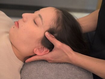 グレイ(GRAY)/骨盤矯正 骨格矯正 姿勢 猫背 顔