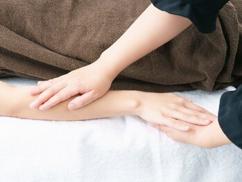 オカオビューティー 枚方市駅前南口店(okao beauty)/【むくみ改善】ハンドエステ