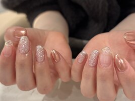 ぷっくりキラキラピンクネイル