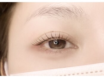 ロアブロウ 高知(LOA-brow)/優しい目元に