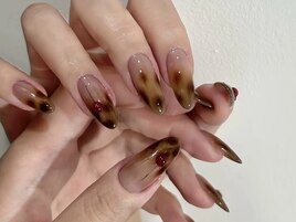 持ち込みヒョウ柄ネイル