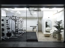 アンプシーフィット(UMPSY FIT)/比治山店：外から見た店内