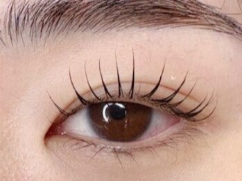 カルペディエム 佐野店の写真/魅力的な目元を手に入れましょう♪お得な学生さん向けクーポンあり◎高持続パーマで長持ち◎