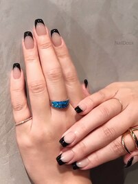 スクエアブラックフレンチネイル