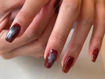 ロロ バイ レイチェ(lolo. by Rayche)の写真/【仕事や家事で派手なネイルができない方に★】飽きの来ない洗練された上品なデザインで美しい指先に♪