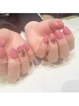 ネイルサロン イントゥ(into_)/ぷるぷるピンク　ビジュー