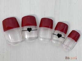 ぱっつんフレンチネイル