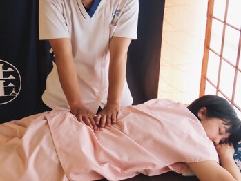 佳鍼堂の写真/国家資格保持者による、痛みの少ない鍼と温かくて心地の良いお灸が人気◎腰の違和感やつらい腰痛を解消!