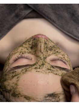 クレセント(CRESCENT)の写真/【今話題のREVIハーブピーリングの取り扱いあり◎】毛穴の黒ずみや毛穴開きをメイクで隠すのはもう卒業♪