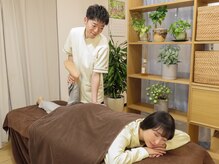 空とぶ整体/うつ伏せでのストレッチ