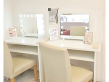 メイクルーム完備＊施術後そのままお出かけOK！アイロンも貸出中♪ まつ毛/ネイル/眉毛/フィルイン/韓国