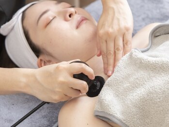 エステティックス ナインワンワン 横浜(Esthetics911) の写真/年齢を重ねるごとに気になるシミしわたるみを改善!最新サンゴハーブピーリング＋高周波は当サロンイチオシ!